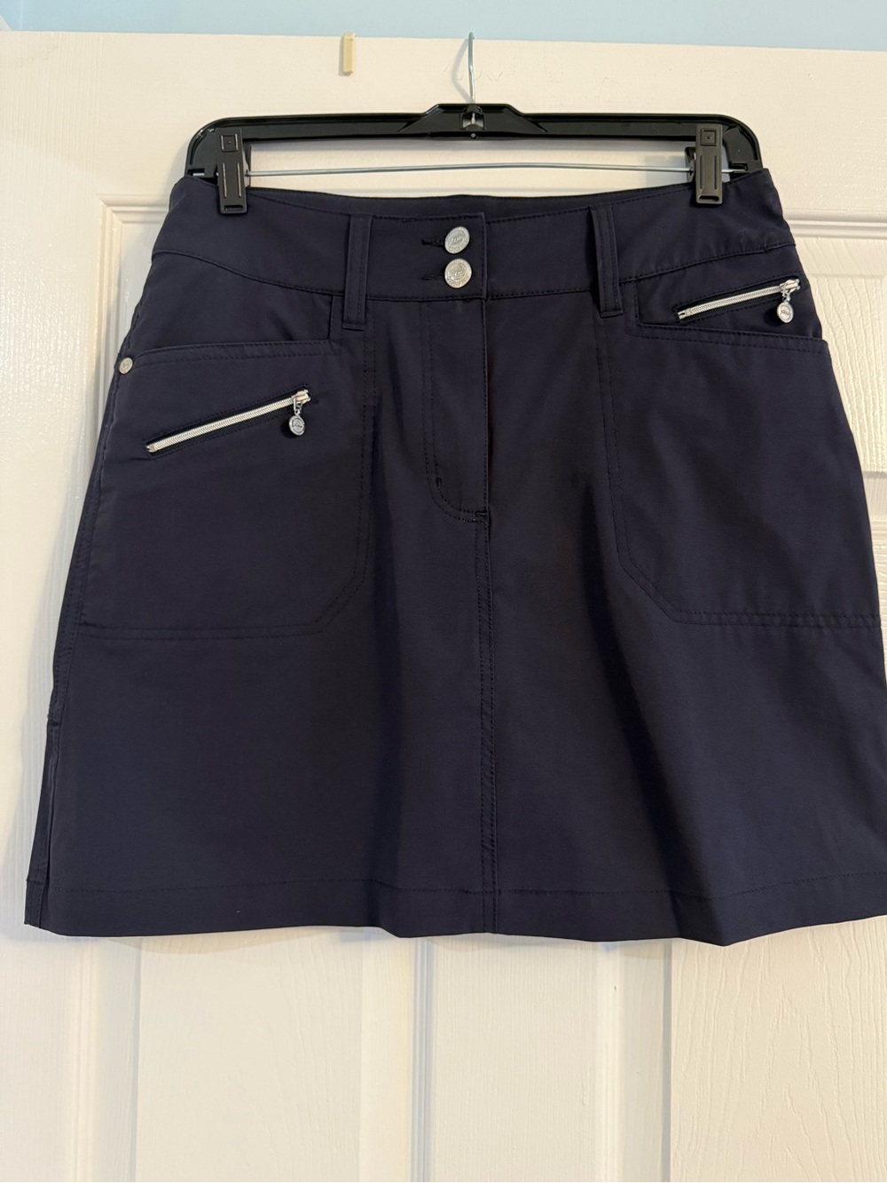 Women’s Daily Sports Navy Skort with Zipper Pocket Details